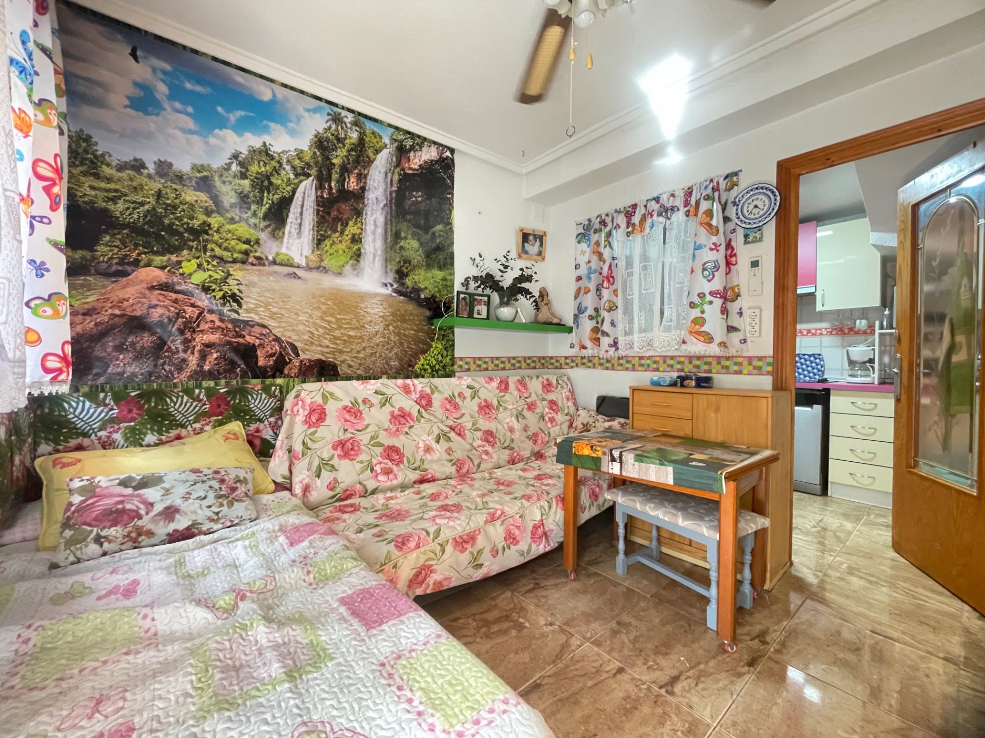 Sala d'estar de Casa adosada en venda en Santa Pola amb Moblat i Balcó