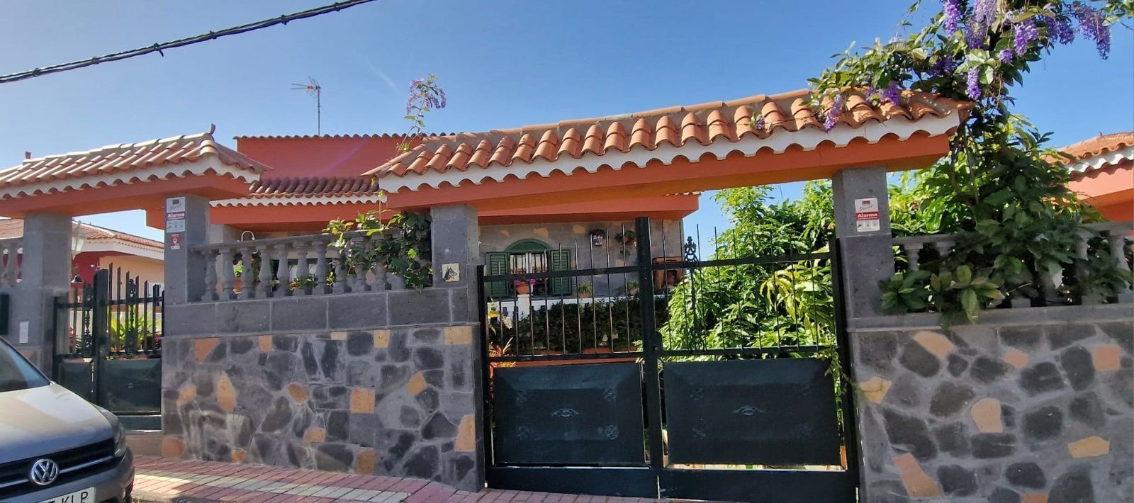 Vista exterior de Casa o chalet en venta en Firgas con Jardín privado, Piscina y Amueblado