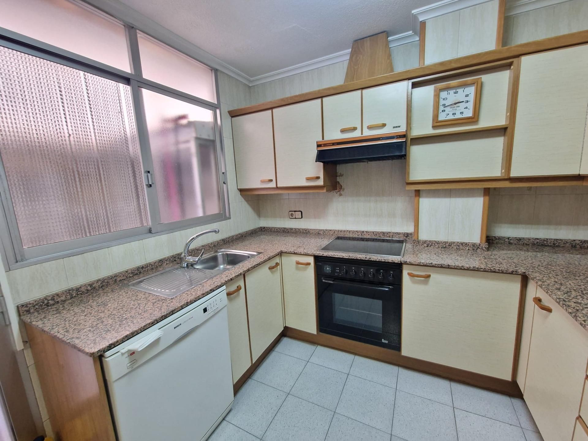 Cocina de Piso en venta en Elche / Elx con Terraza y Balcón