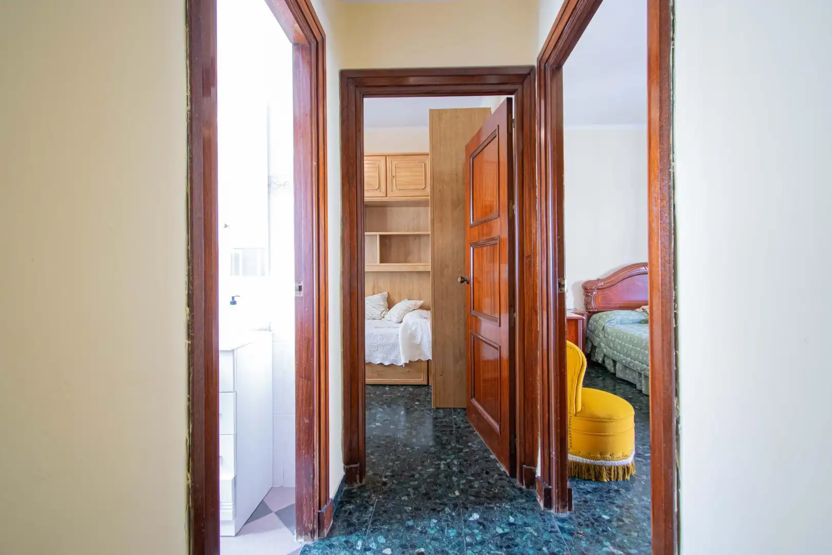 Bedroom of Flat for sale in Sevilla  with Air Conditioner, Heating and Storage room
