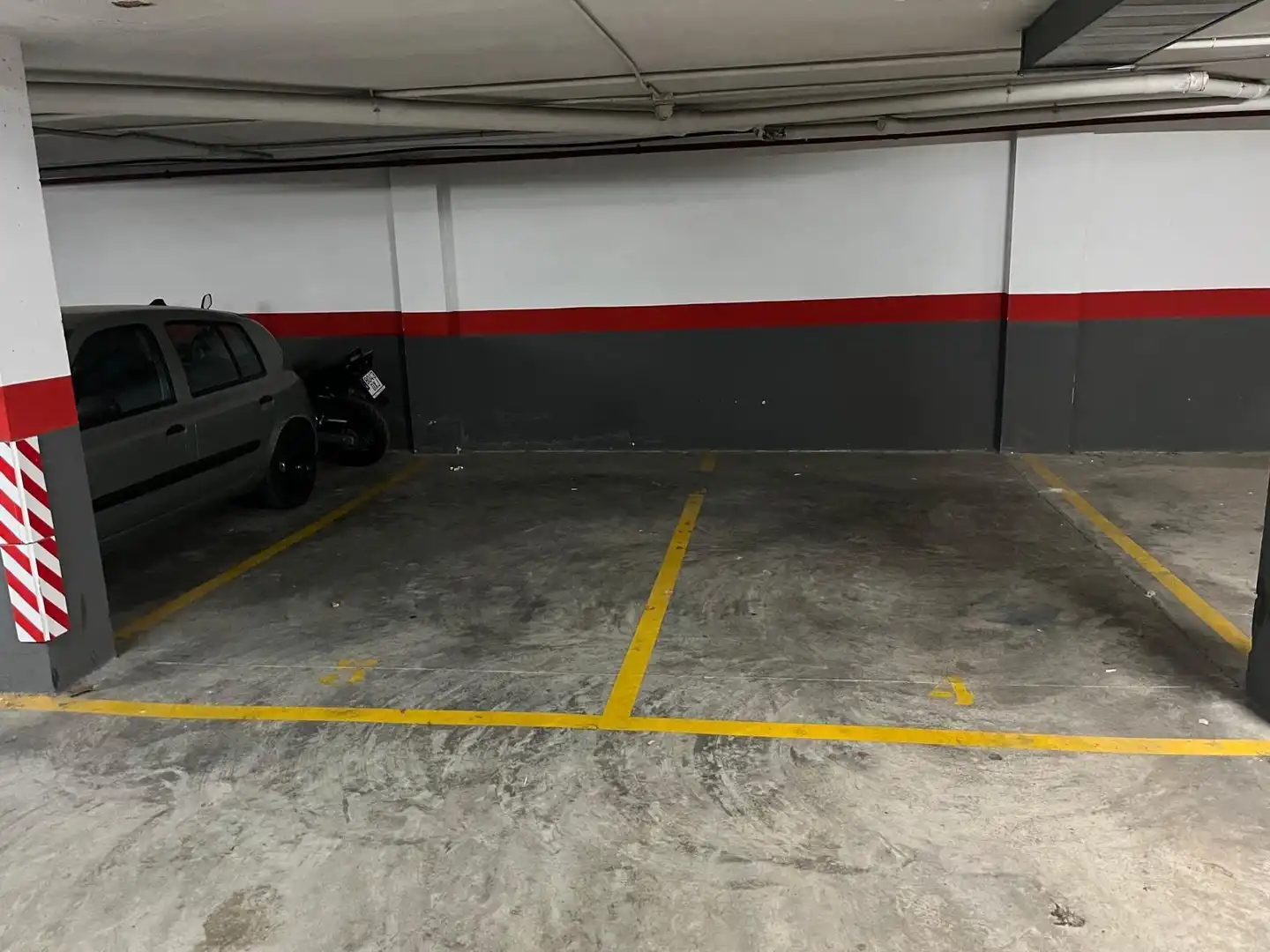 Parking de Piso de alquiler en Torrent con Parquet y Piscina comunitaria