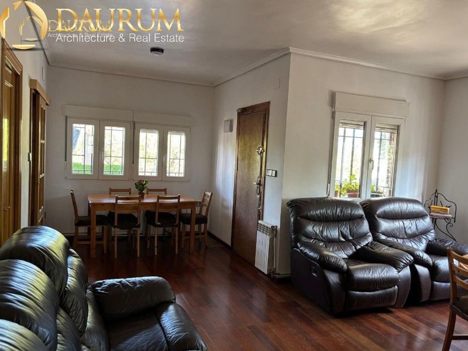 Vista exterior de Casa o xalet en venda en Loriguilla amb Aire condicionat, Piscina i Piscina comunitària