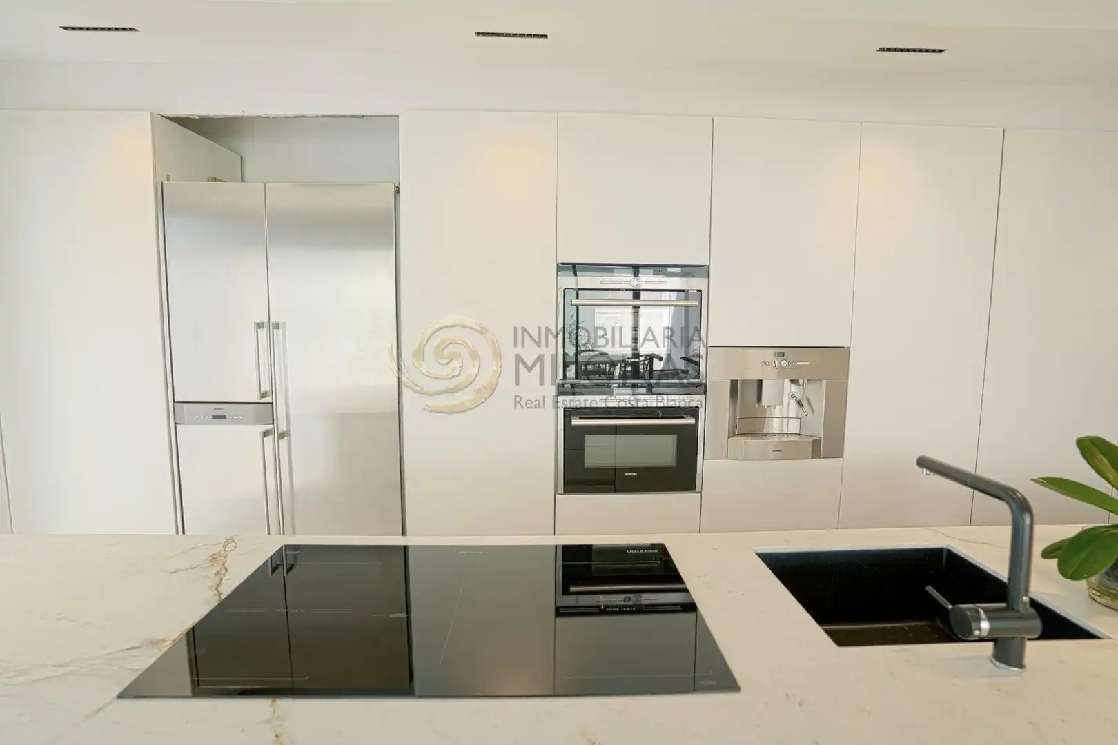 Cocina de Casa o chalet en venta en L'Alfàs del Pi con Aire acondicionado, Jardín privado y Terraza