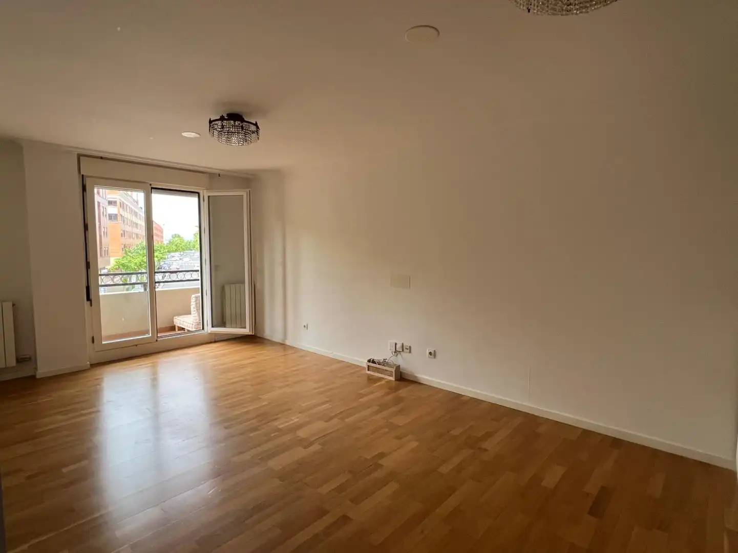 Sala de estar de Piso en venta en  Logroño con Calefacción, Parquet y Terraza