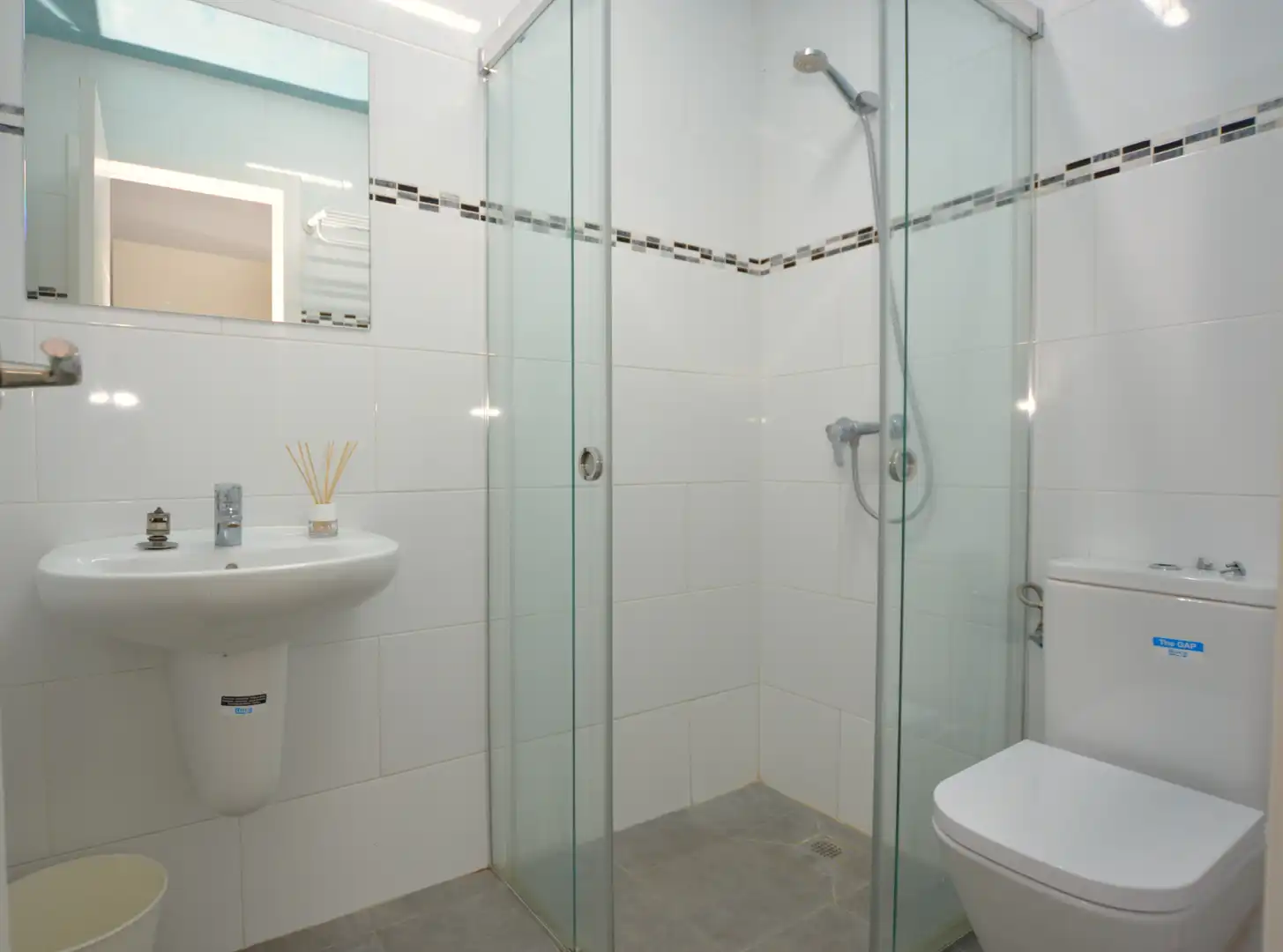 Bathroom of Buildings for sale in Sevilla