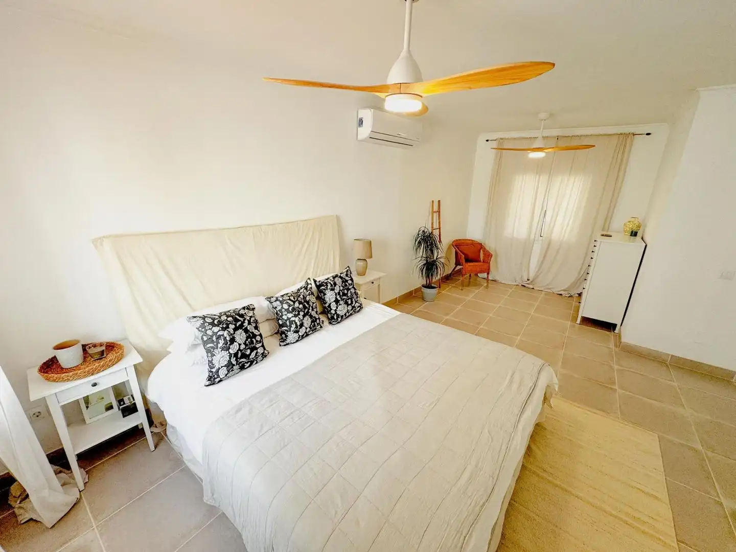 Habitación de Casa o chalet en venta en Nerja con Aire acondicionado, Jardín privado y Terraza