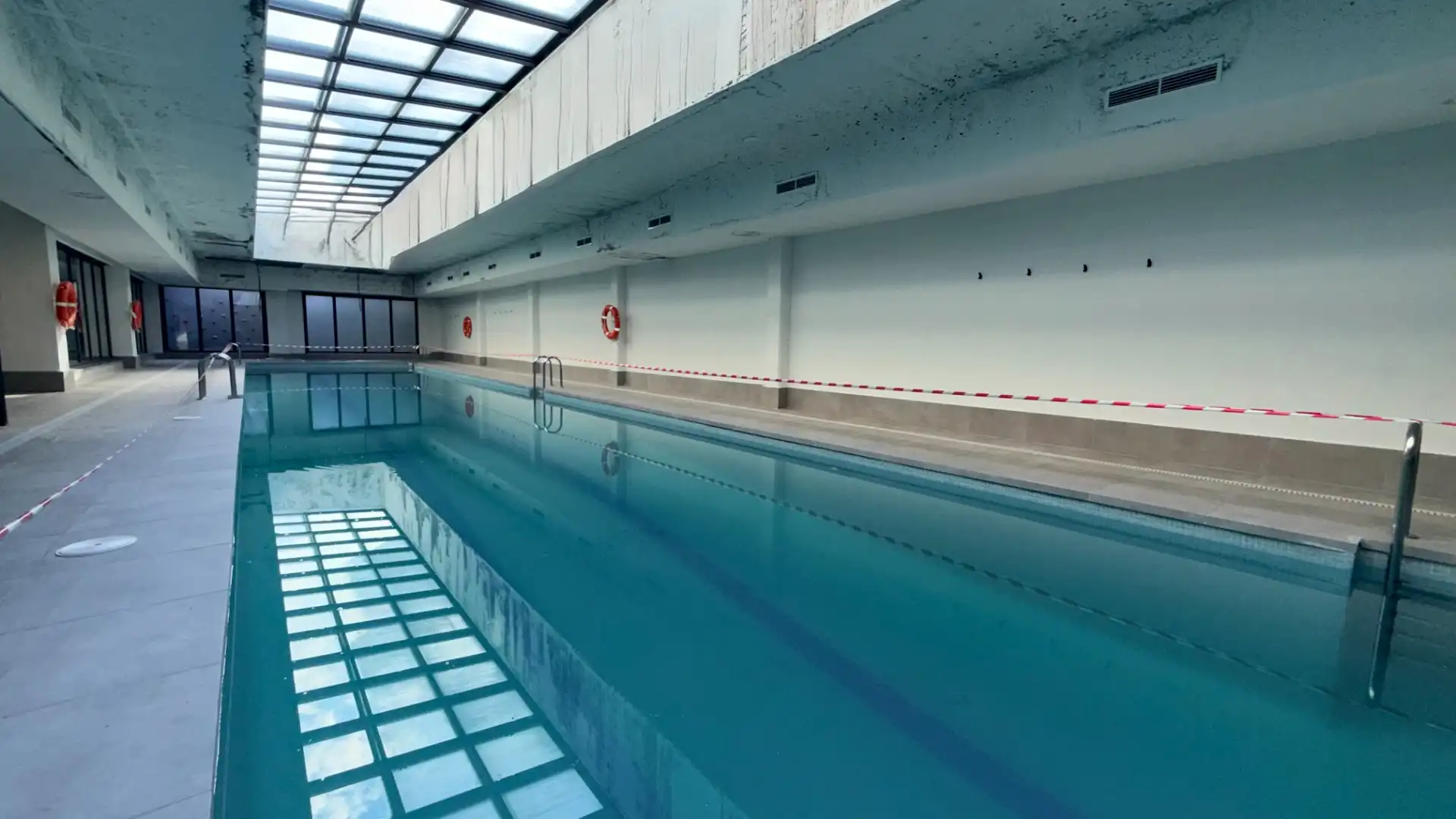 Piscina de Loft en venda en San Sebastián de los Reyes amb Aire condicionat i Piscina comunitària