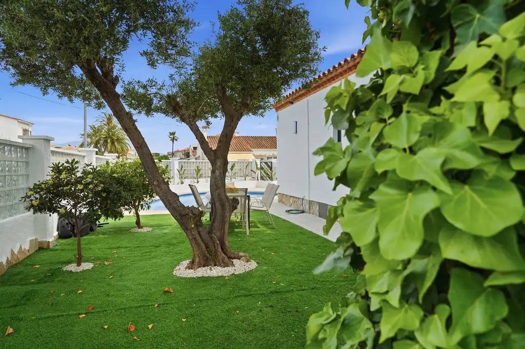 Casa con piscina en venta en Carrer Alberes, imagen 13