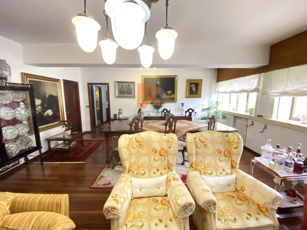 Sala de estar de Piso en venta en Santiago de Compostela  con Calefacción y Horno