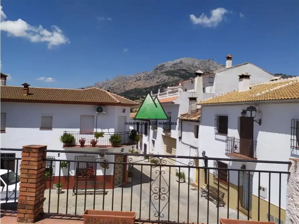 Casa en venda a Alfarnatejo