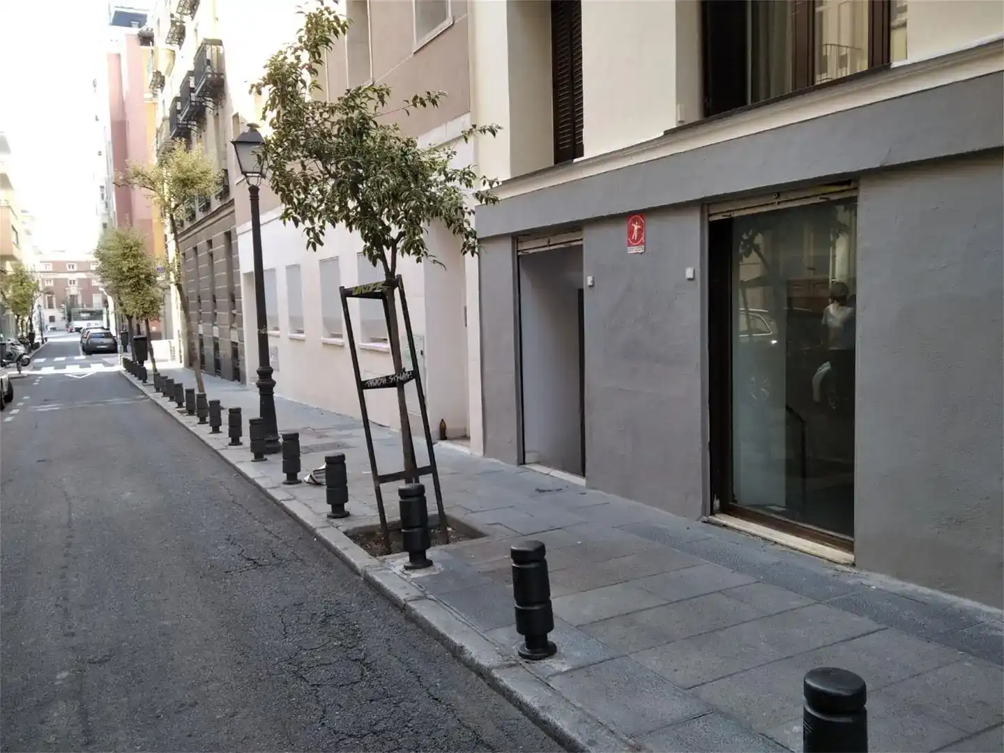 Vista exterior de Local de lloguer en Madrid amb Aire condicionat