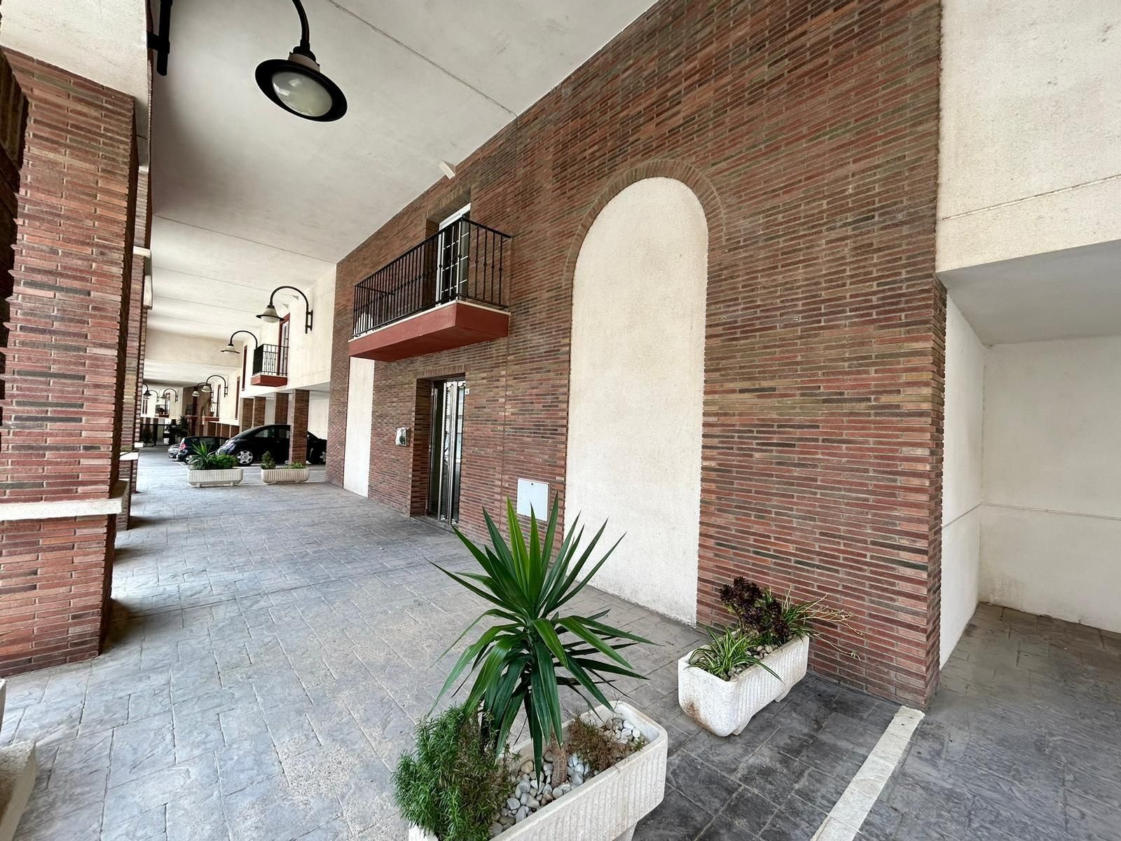 Vista exterior de Piso en venta en Roquetas de Mar con Aire acondicionado, Terraza y Amueblado