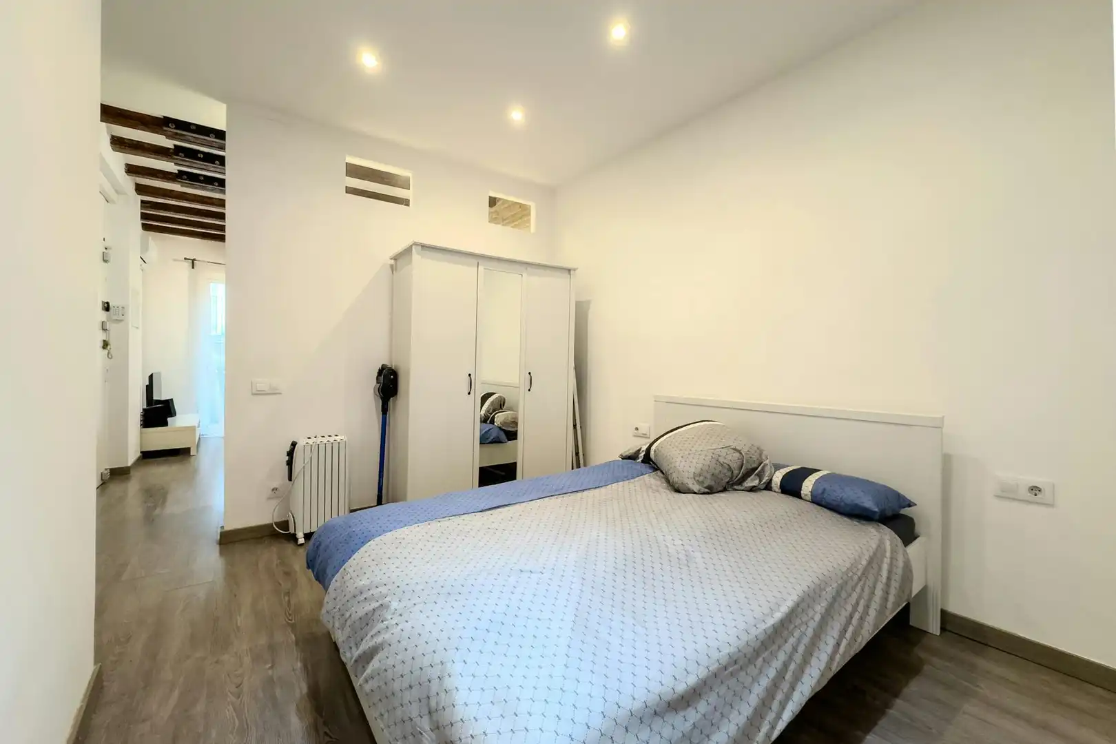 Schlafzimmer von Wohnung zur Miete in Barcelona mit Heizung, Möbliert und Waschmaschine