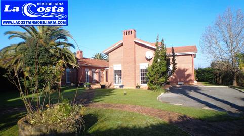 Foto 3 de Casa o chalet en venta en Avenida del Ayuntamiento, Carriazo, Ribamontán al Mar