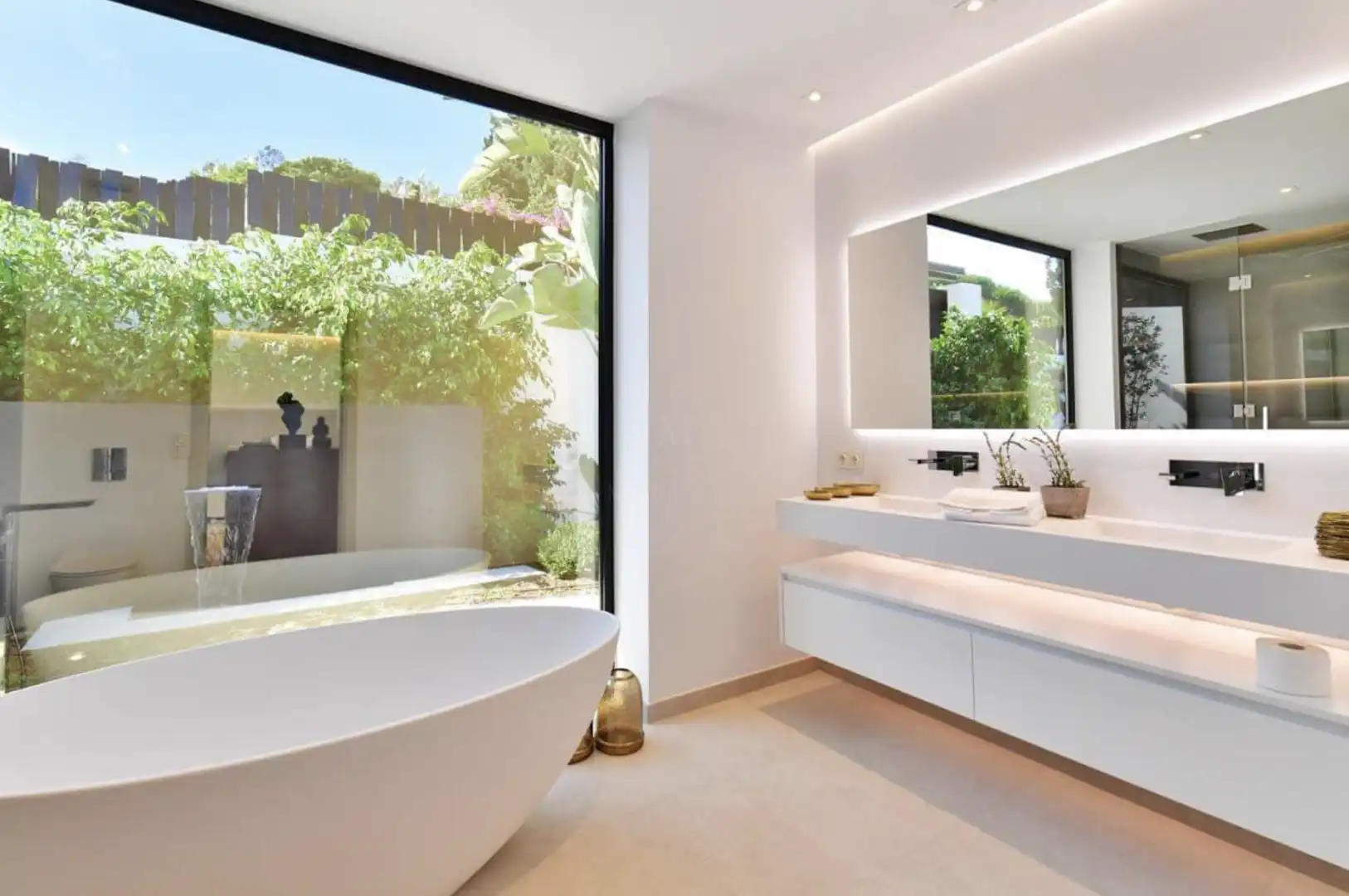 Bany de Casa o xalet de lloguer en Marbella amb Aire condicionat, Jardí privat i Piscina
