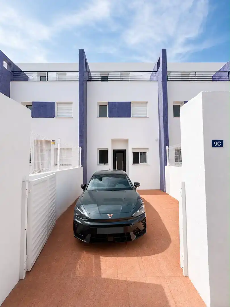 Außenansicht von Einfamilien-Reihenhaus zur Miete in Almazora / Almassora mit Klimaanlage und Möbliert