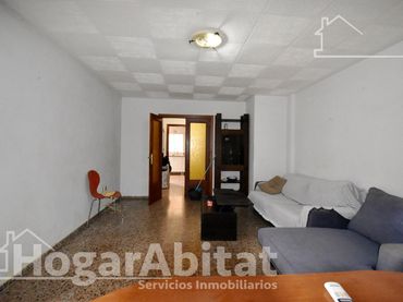 Piso con balcón en venta en Calle de Abuzeyan