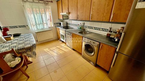 Foto 4 de Casa adosada en venta en Pioz, Guadalajara