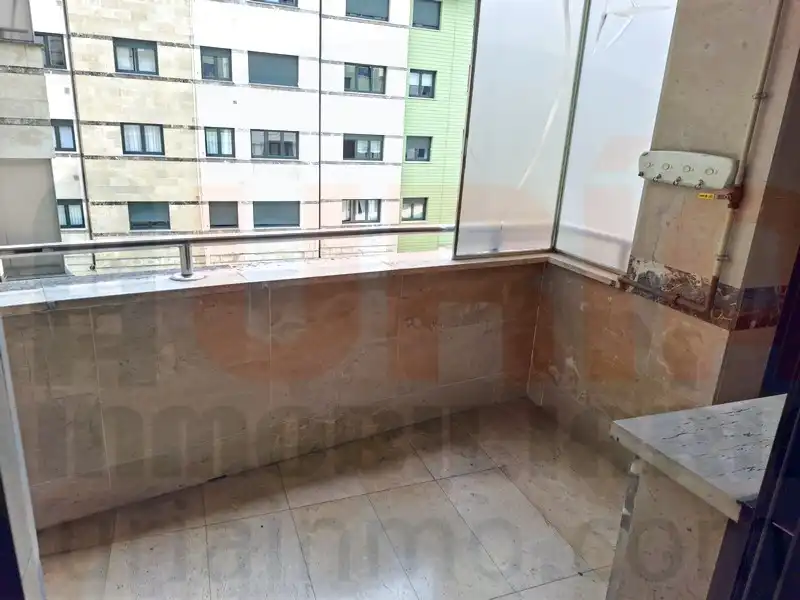 Terrassa de Pis en venda en Oviedo  amb Calefacció, Terrassa i Traster