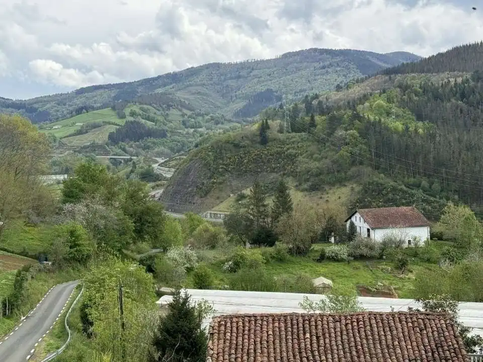 Vista exterior de Casa o chalet en venta en Antzuola con Jardín privado, Amueblado y Balcón