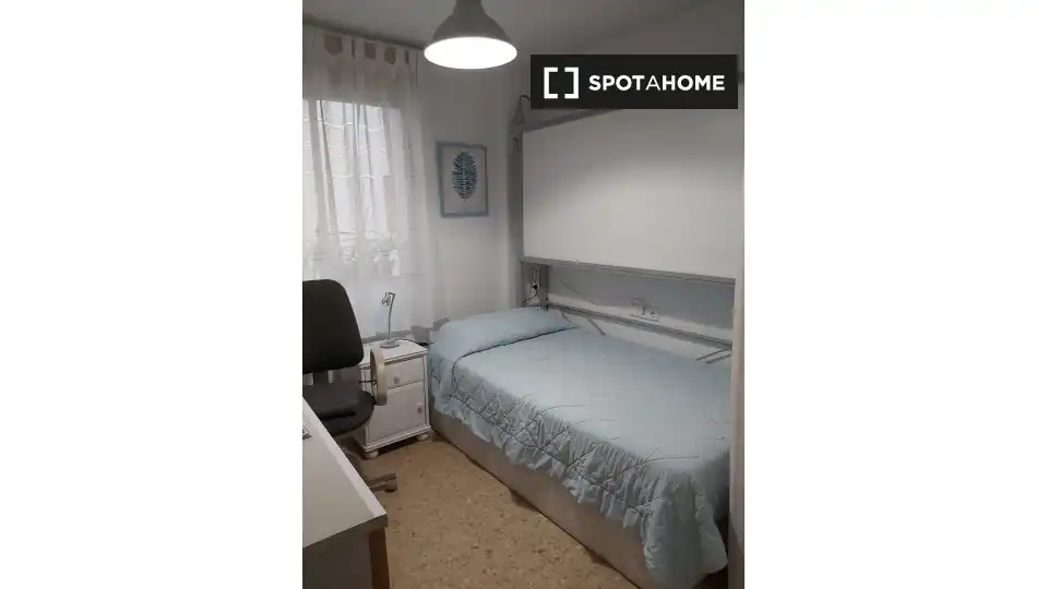 Schlafzimmer von Wohnung zur untervermieten in Cádiz mit Klimaanlage, Terrasse und Möbliert