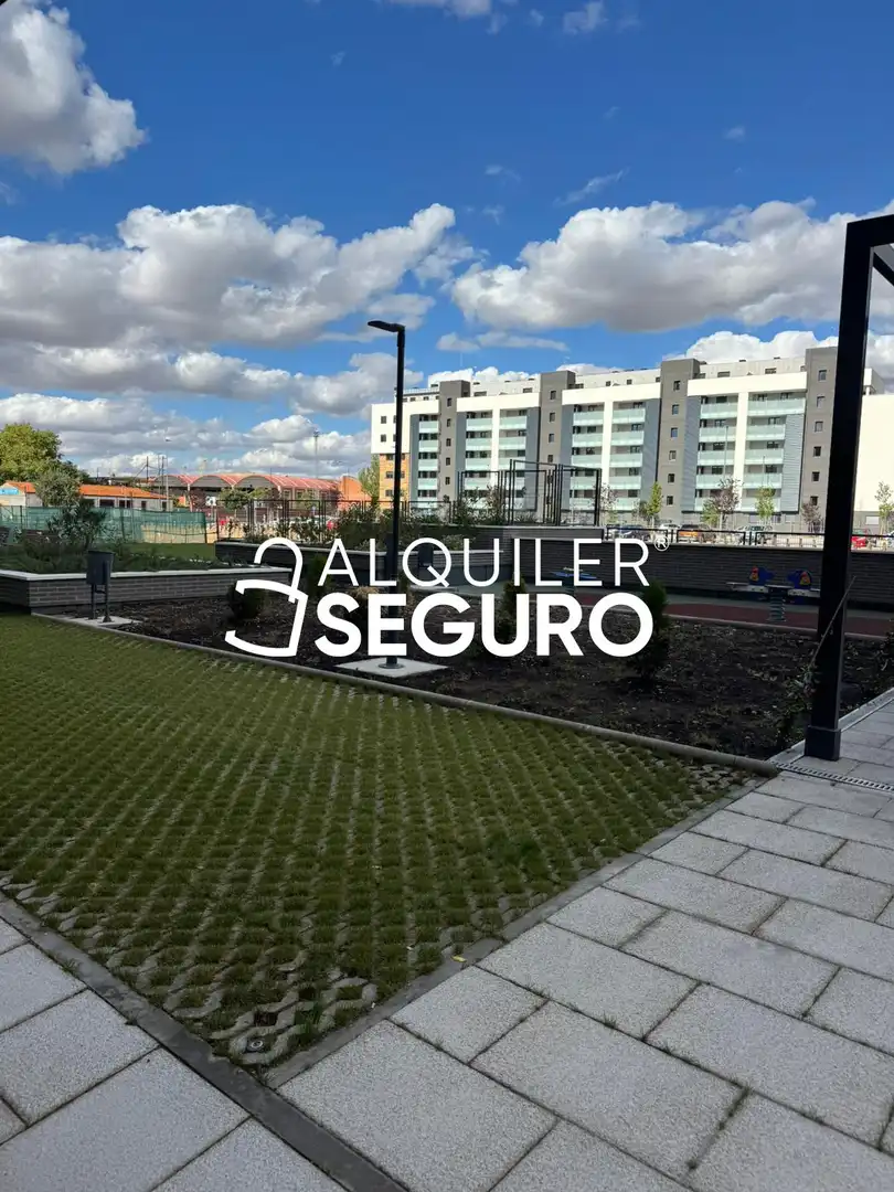 Flat for rent in de Vicente Ferrer , Ciudad de la Comunicación - Arco Ladrillo