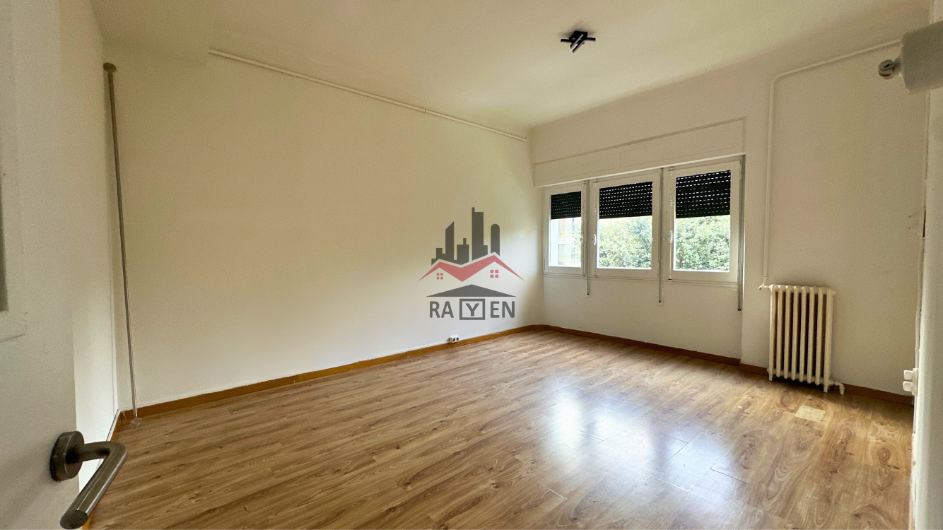 Pis en venda a Ample, Centre