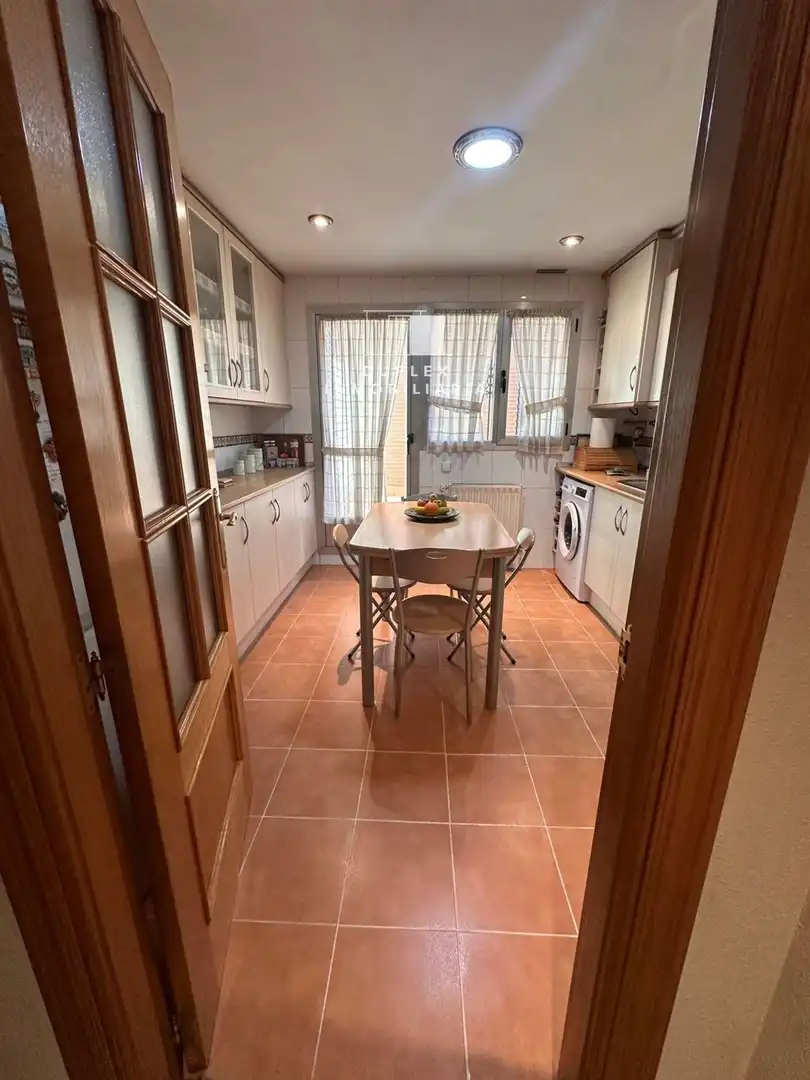 Cocina de Casa adosada en venta en Cuenca con Calefacción, Terraza y Amueblado