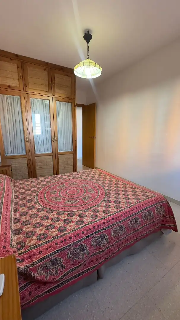 Schlafzimmer von Wohnung zum Verkauf in Camas mit Klimaanlage