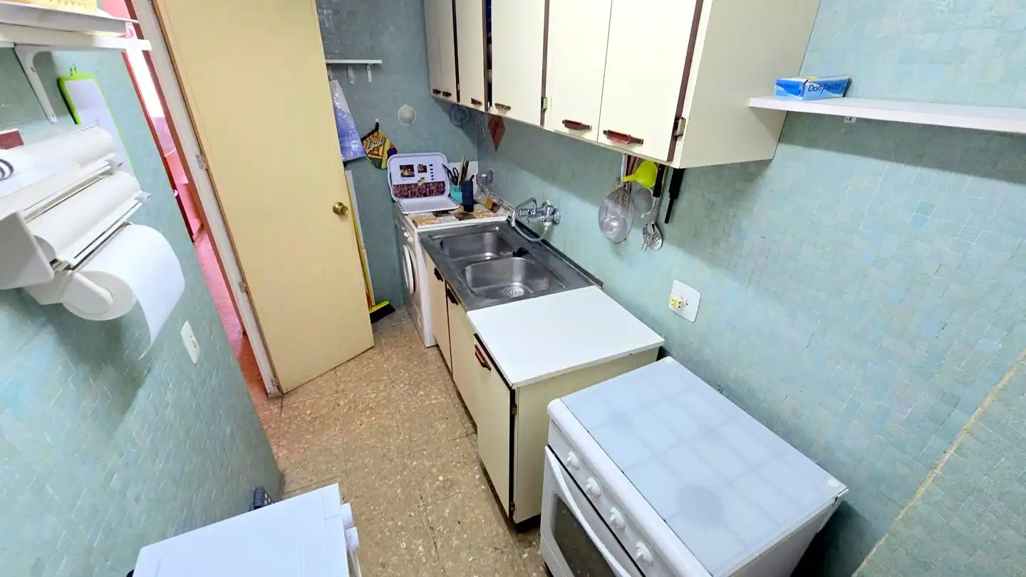 Cuina de Apartament de lloguer en Gandia amb Terrassa i Moblat
