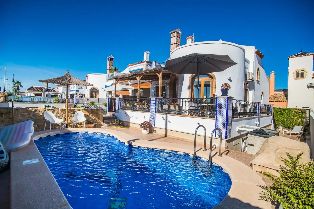 Villa con terrazza in vendita a Algorfa