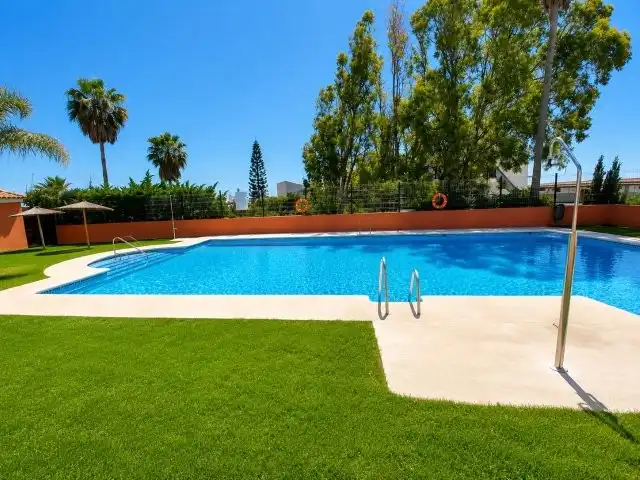 Flat with pool for sale in Alcorrín