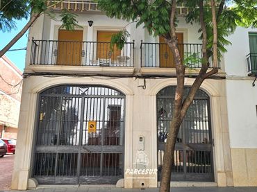Casa amb balcó en venda a Montalbán de Córdoba