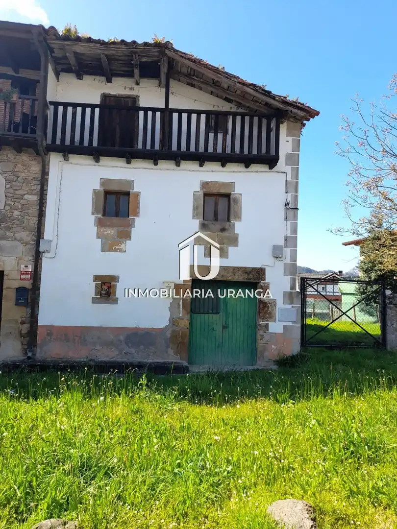 Vista exterior de Casa o chalet en venta en Guriezo