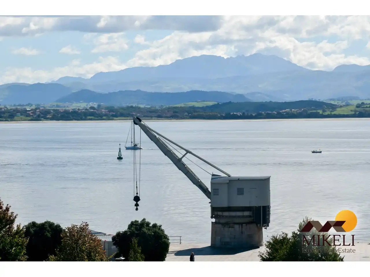 Vista exterior de Piso de alquiler en Santander con Aire acondicionado, Amueblado y Balcón