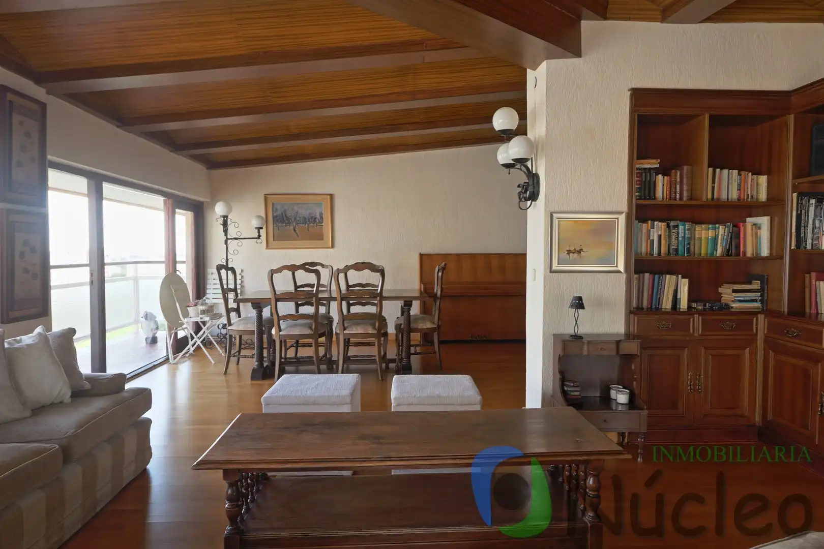 Esszimmer von Dachboden zur Miete in Badajoz mit Klimaanlage, Heizung und Parkett