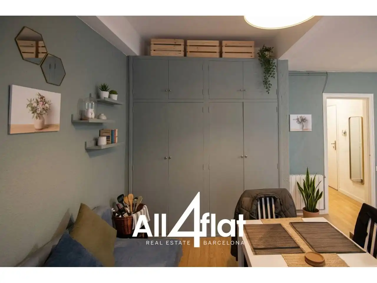 Bedroom of Apartments for sale in Barcelona  with Heating, Furnished and Balcony