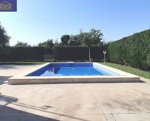 Piscina de Casa o xalet en venda en  Córdoba Capital amb Aire condicionat, Calefacció i Jardí privat