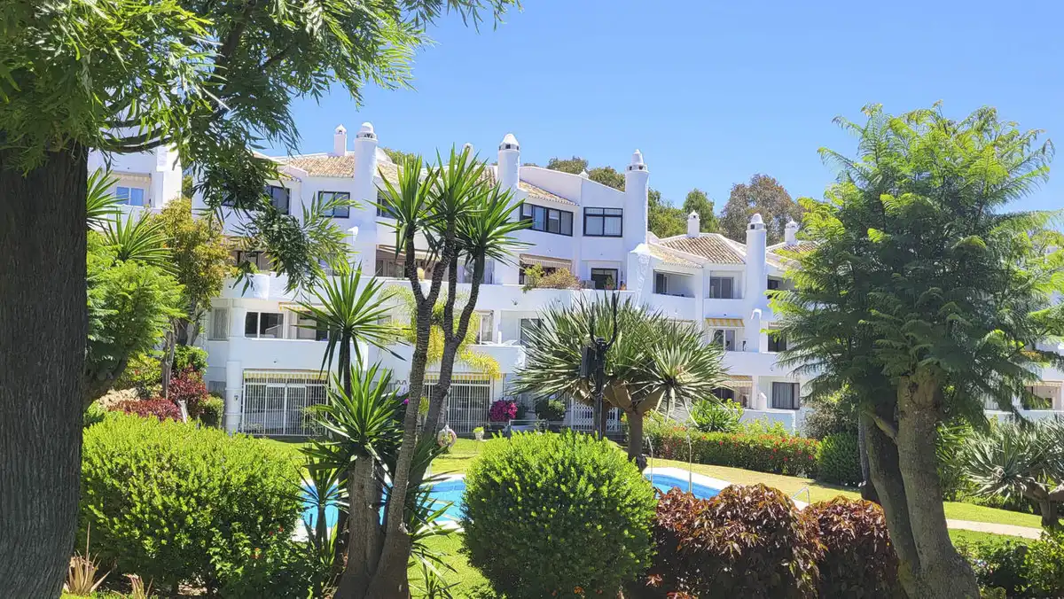 Vista exterior de Apartamento en venta en Calahonda 