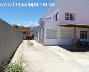 Vista exterior de Casa o xalet en venda en Santa Cruz de la Palma amb Terrassa