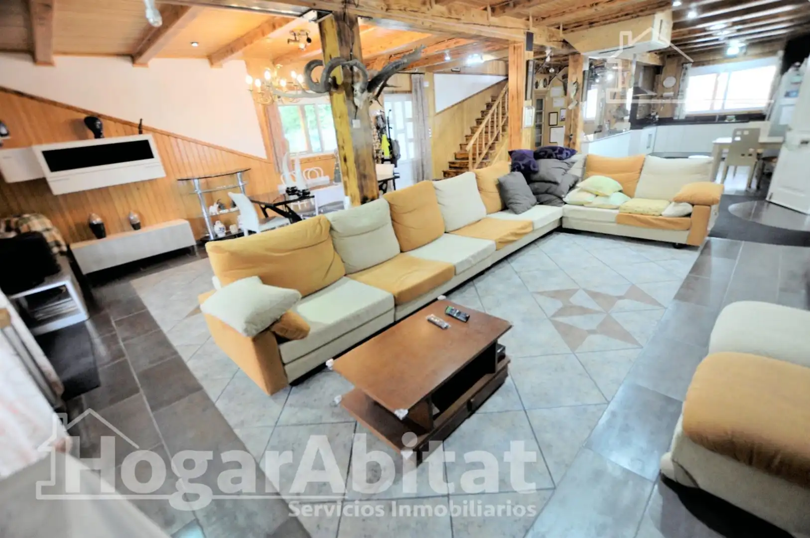 Sala de estar de Casa o chalet en venta en Montserrat con Aire acondicionado, Calefacción y Jardín privado