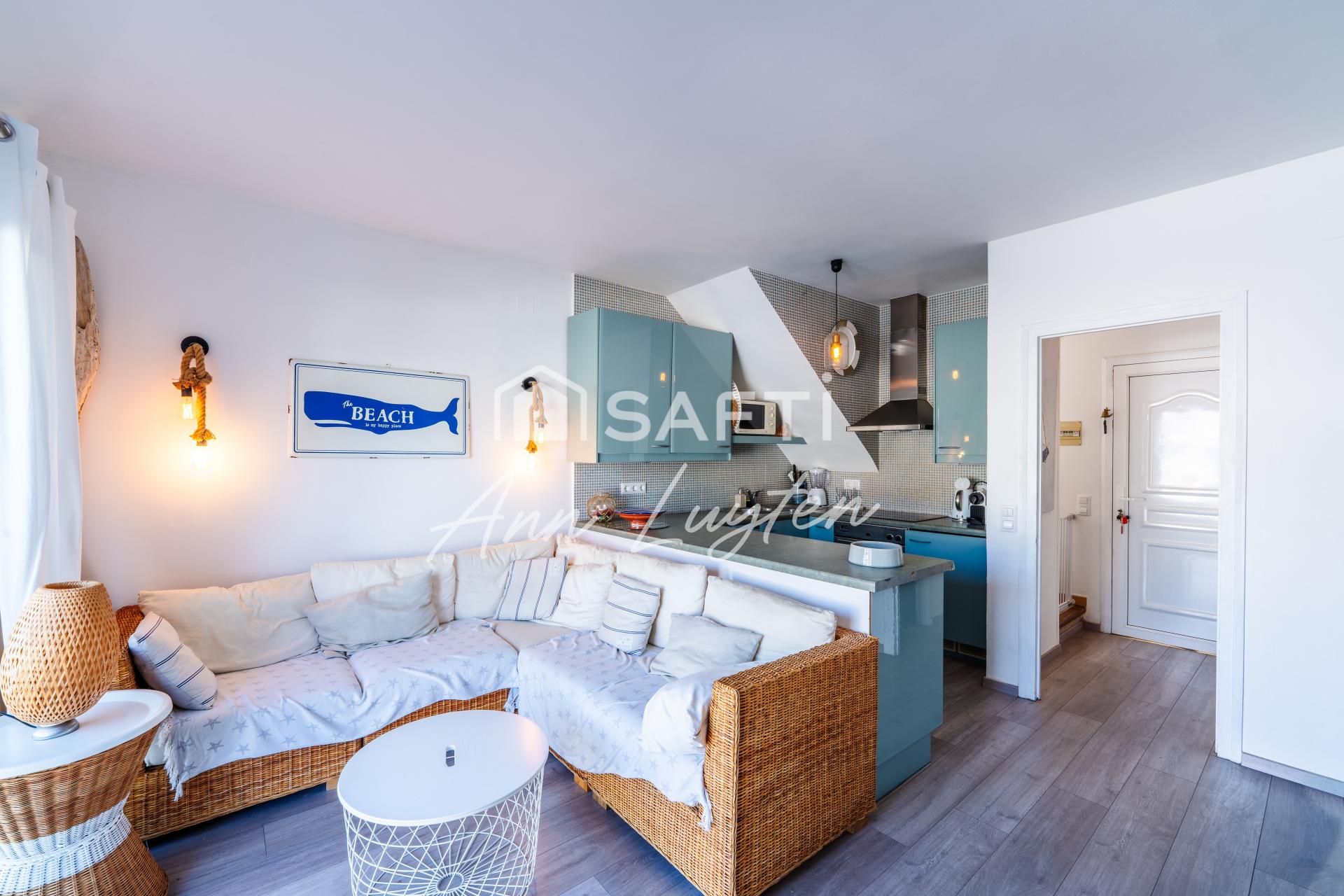 Living room of Single-family semi-detached for sale in Roses  with Air Conditioner, Heating and Terrace