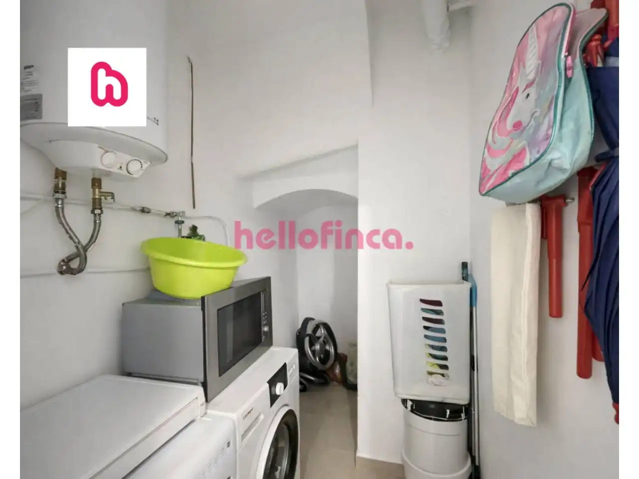 Cuina de Casa adosada en venda en Sant Pere de Torelló amb Calefacció, Terrassa i Alarma