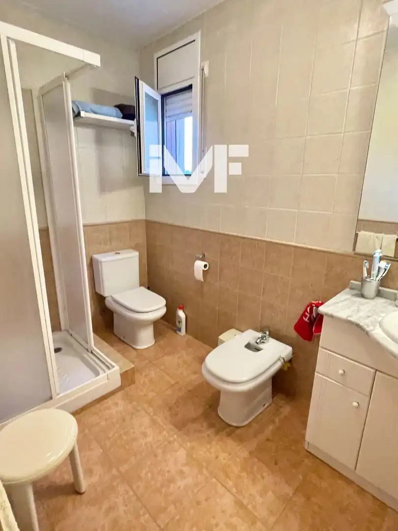Badezimmer von Haus oder Chalet zum Verkauf in Mont-roig del Camp mit Klimaanlage und Schwimmbad