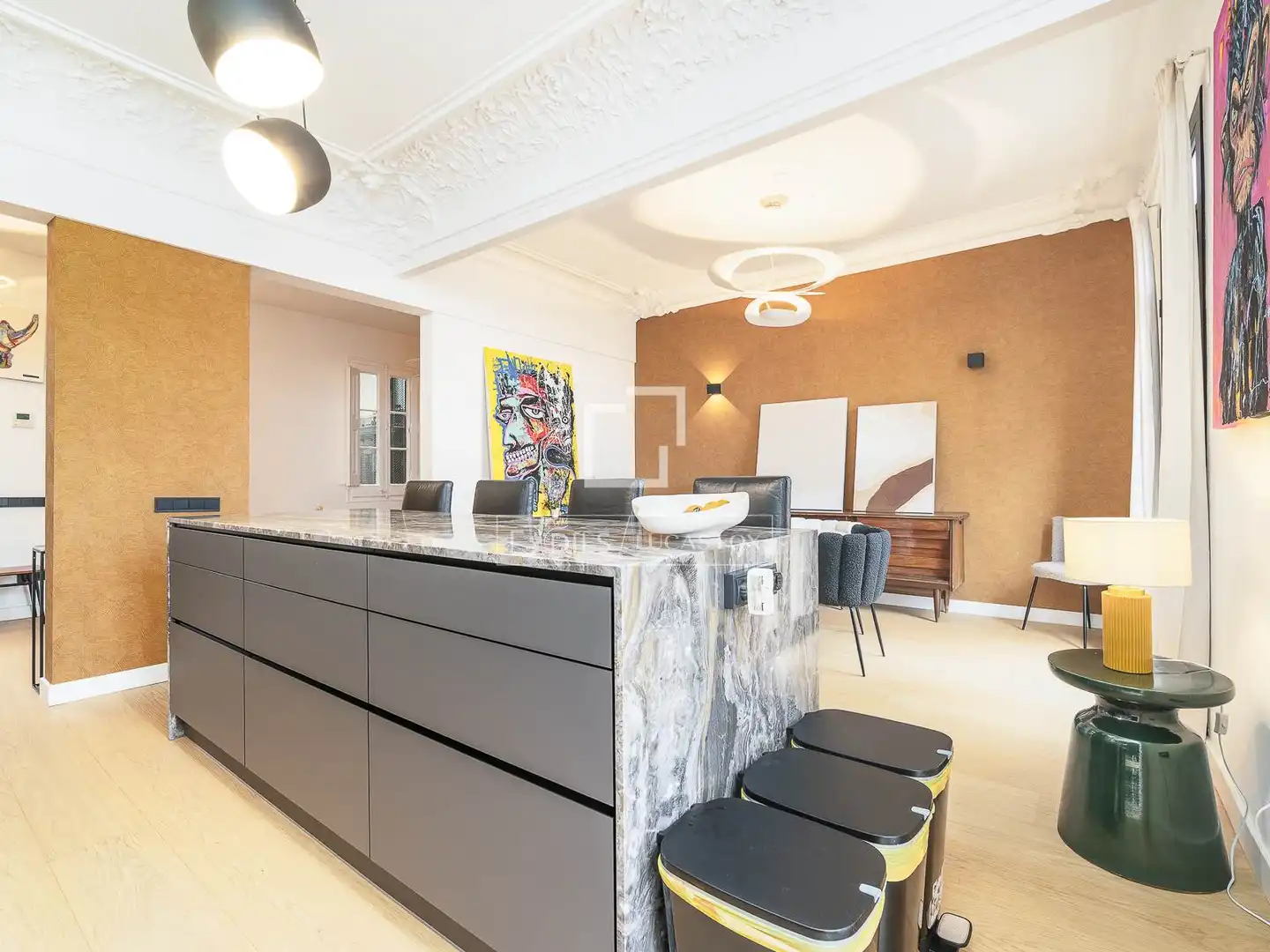 Küche von Wohnung zum Verkauf in Barcelona mit Klimaanlage, Terrasse und Balkon