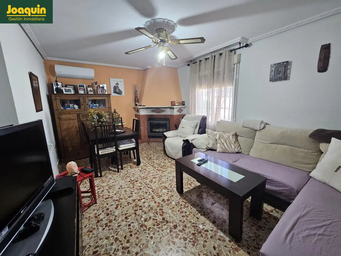 Sala d'estar de Casa o xalet en venda en Córdoba amb Aire condicionat, Traster i Piscina
