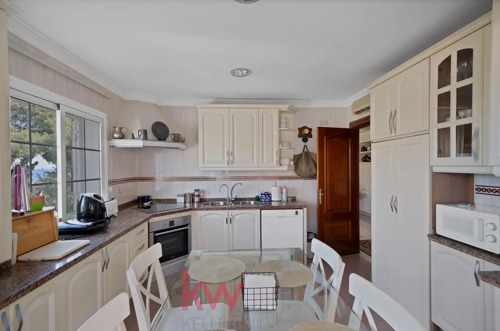 Cocina de Casa o chalet en venta en Málaga con Aire acondicionado, Calefacción y Jardín privado