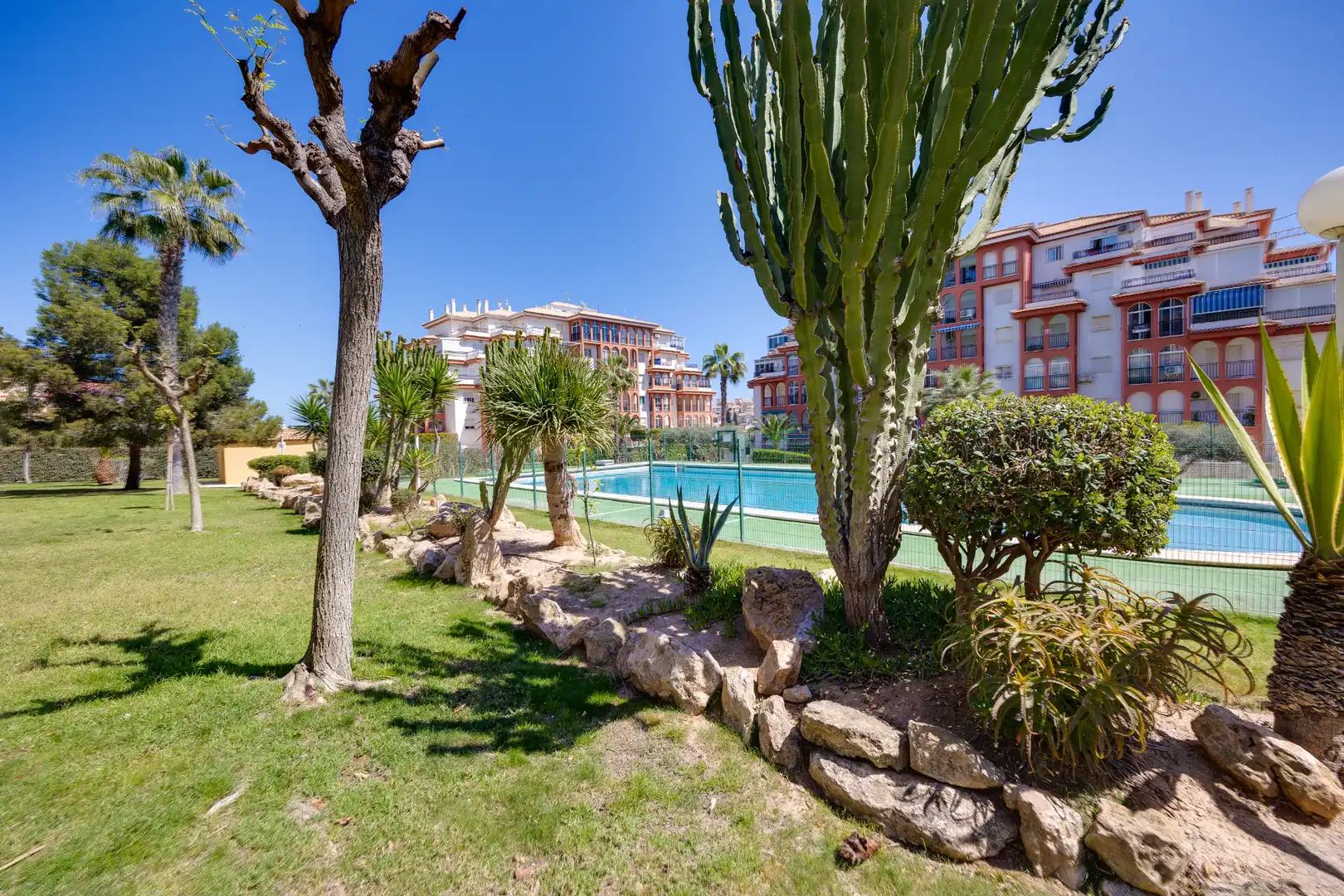 Garden of Flat for sale in Torrevieja  with Air Conditioner, Terrace and Balcony