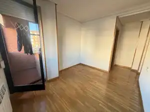 Bedroom of Flat for sale in Palencia  with Heating, Parquet flooring and Storage room