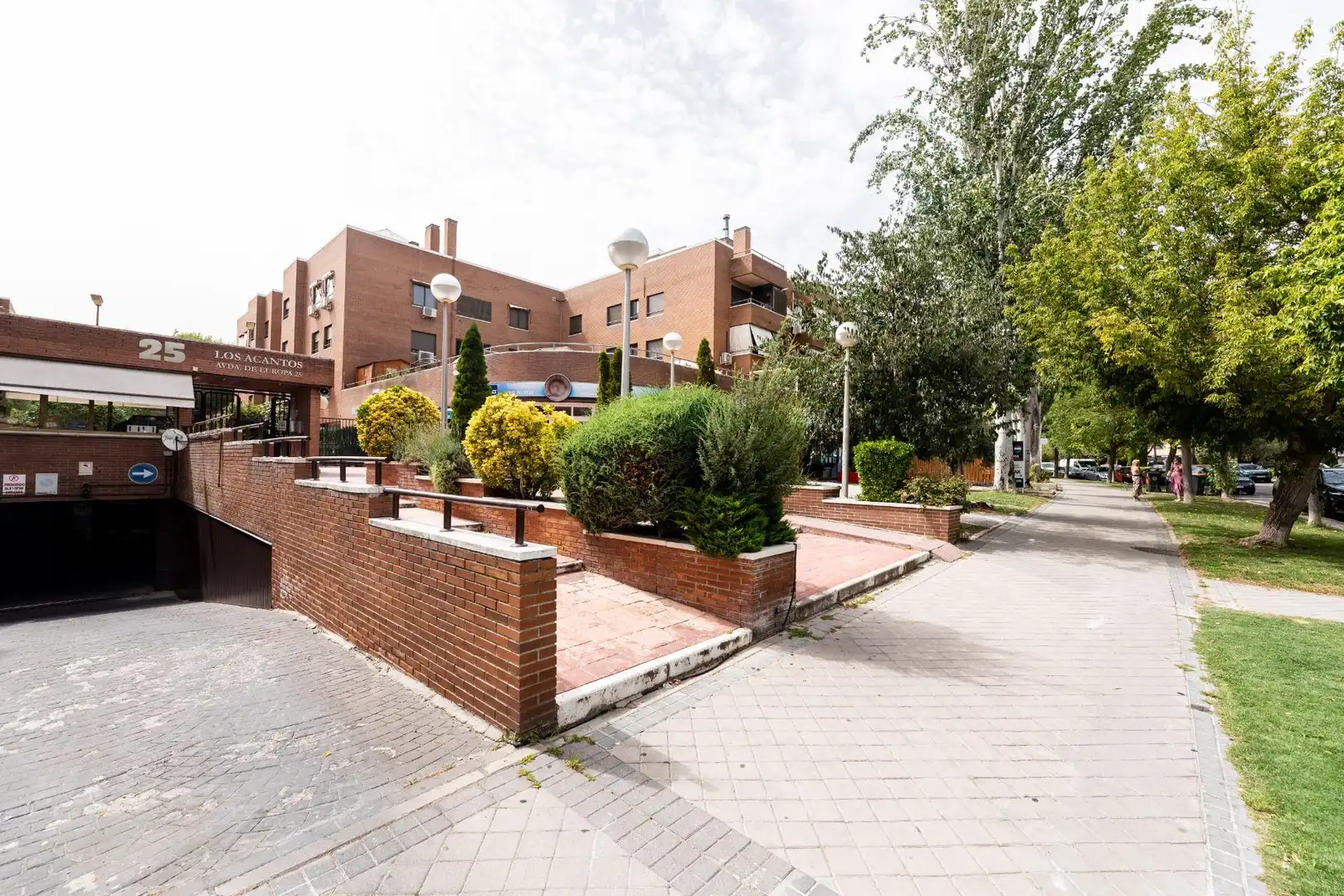 Vista exterior de Piso de alquiler en Madrid con Piscina comunitaria
